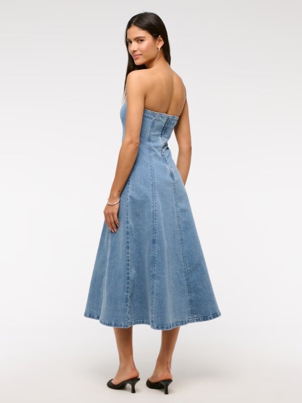 Abercrombie & Fitch The A&F Mila Strapless Denim Midi Dress - Picture 2 of 5